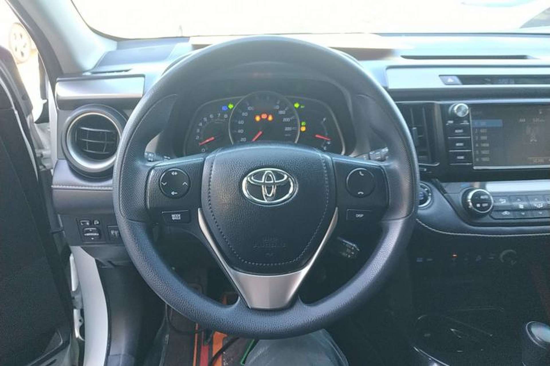 Used Toyota RAV4 2019 2.0L CVT Two-Wheel Drive Comfort Edition China VI Standard Steering Wheel