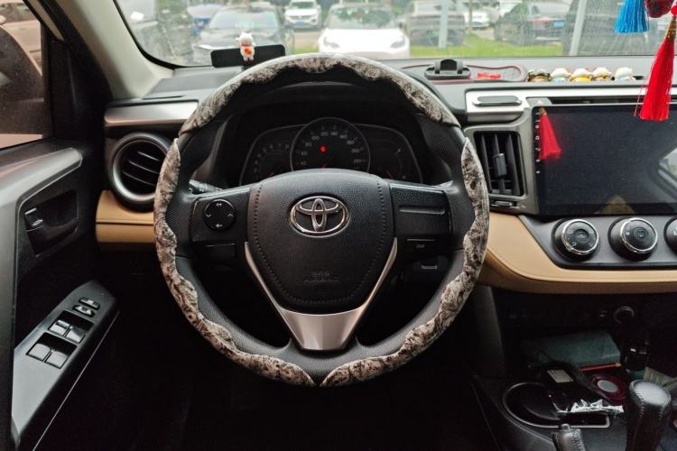 Used Toyota RAV4 2019 2.0L CVT Two-Wheel Drive Urban Edition China VI Standard Steering Wheel