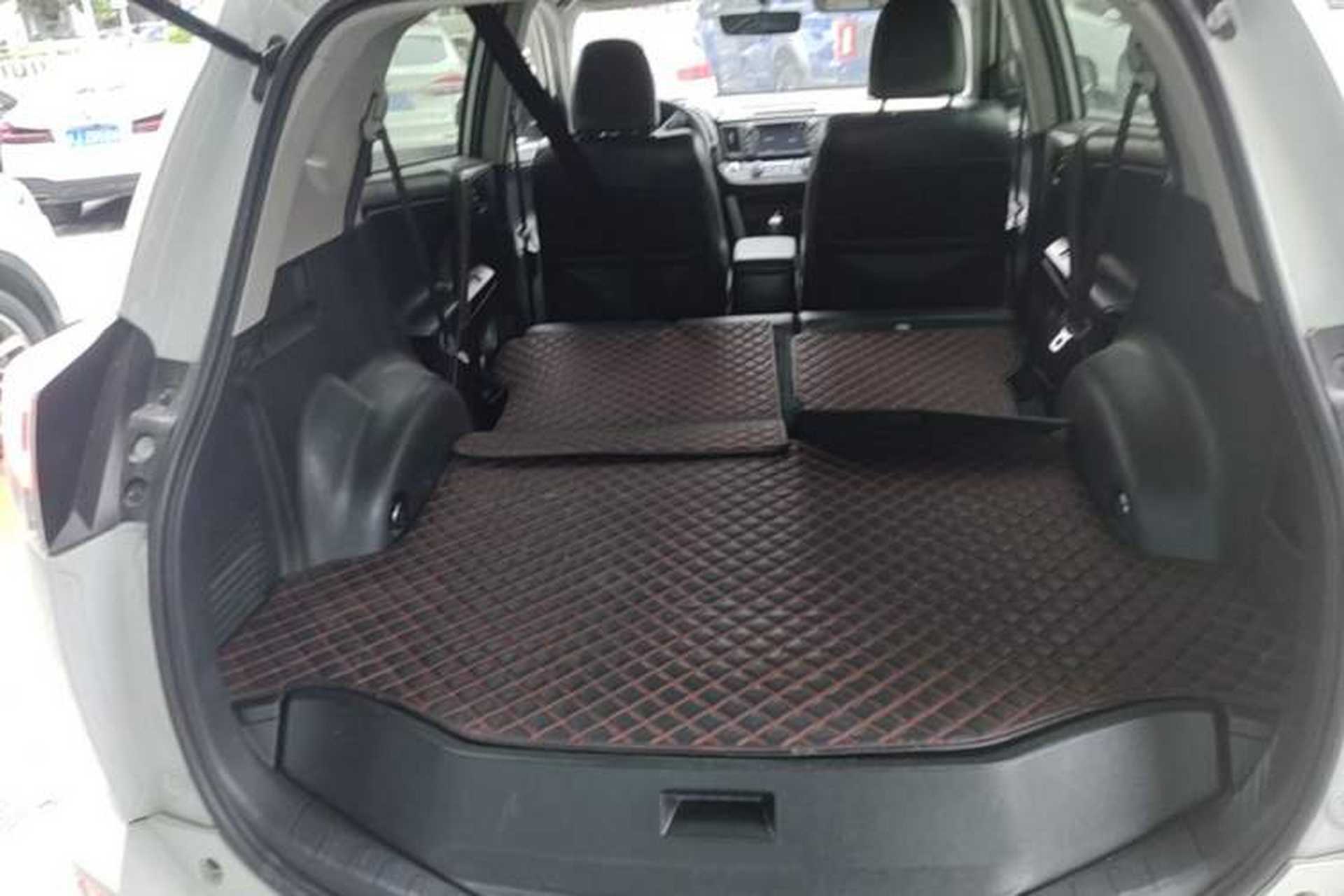 Used Toyota RAV4 2019 2.0L CVT Two-Wheel Drive ZhiShang Version China VI Standard Trunk