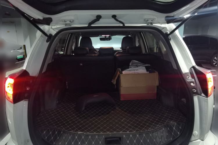 Used Toyota RAV4 2019 2.0L CVT Two-Wheel Drive Fashion X Limited Edition China VI Standard Trunk