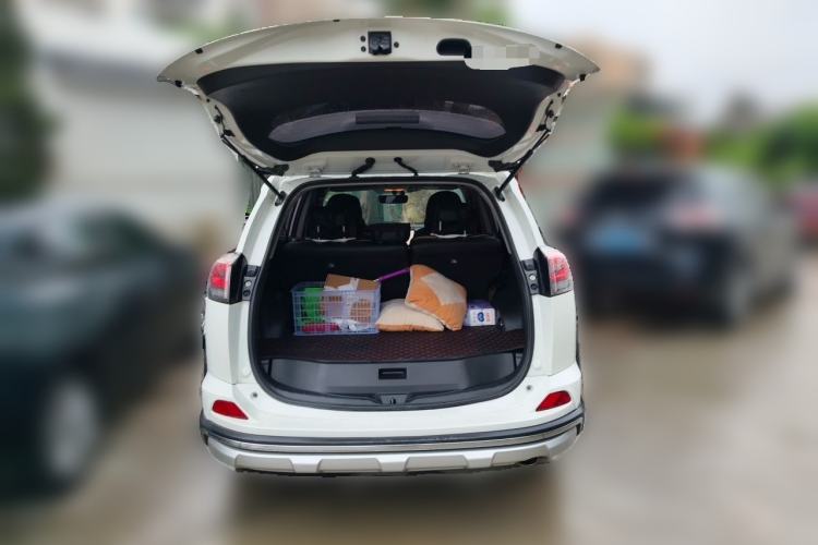 Used Toyota RAV4 2019 2.0L CVT Two-Wheel Drive Fashion X Limited Edition China V Standard Trunk