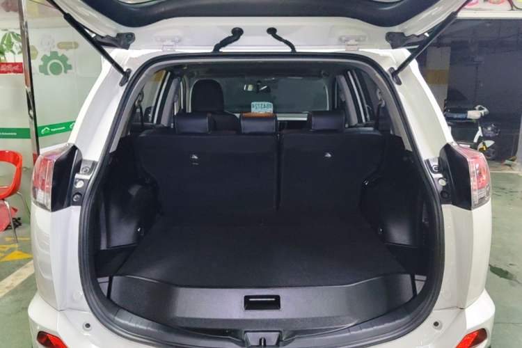 Used Toyota RAV4 2019 2.0L CVT Two-Wheel Drive Pioneer Edition China V Standard Trunk