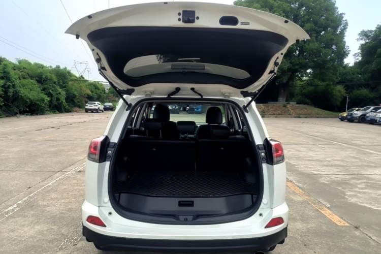 Used Toyota RAV4 2019 2.0L CVT Two-Wheel Drive Pioneer Edition China V Standard Trunk