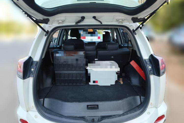 Used Toyota RAV4 2019 2.0L CVT Two-Wheel Drive Urban Edition China VI Standard Trunk