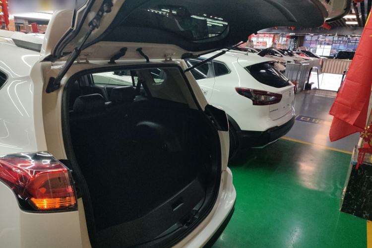 Used Toyota RAV4 2019 2.0L CVT Two-Wheel Drive Comfort Edition China VI Standard Trunk