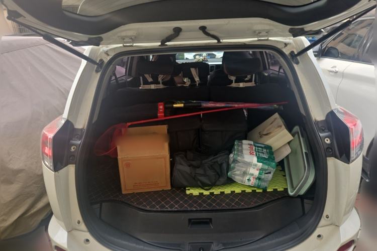 Used Toyota RAV4 2019 2.0L CVT Two-Wheel Drive Comfort Edition China VI Standard Trunk
