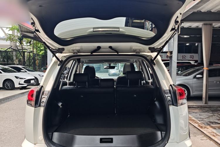 Used Toyota RAV4 2019 2.0L CVT Two-Wheel Drive Fashion X Limited Edition China VI Standard Trunk