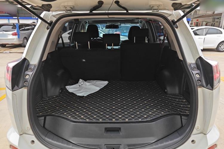 Used Toyota RAV4 2019 2.0L CVT Two-Wheel Drive Pioneer Edition China V Standard Trunk