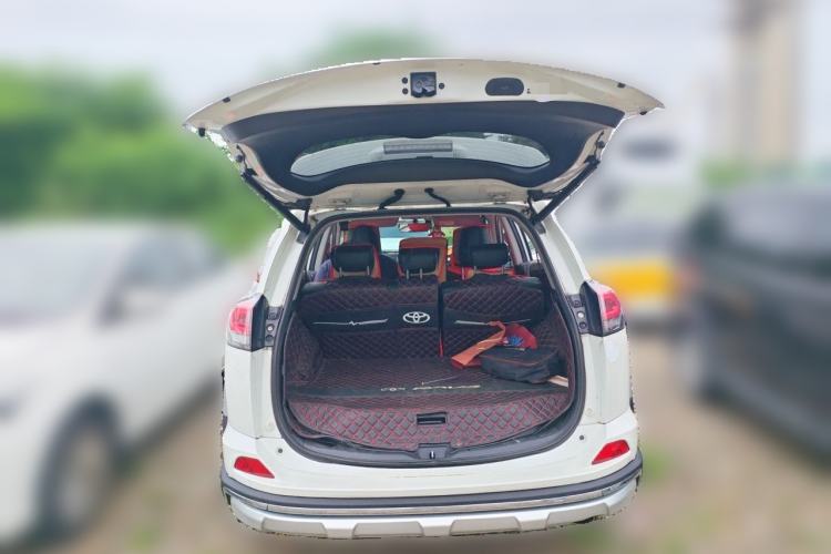Used Toyota RAV4 2019 2.0L CVT Two-Wheel Drive Fashion X Limited Edition China V Standard Trunk