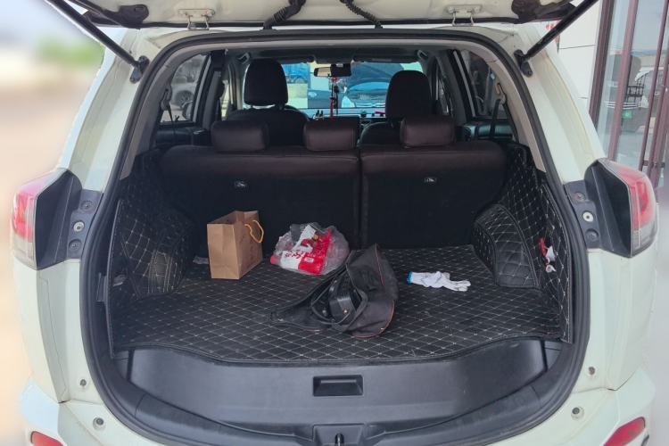 Used Toyota RAV4 2019 2.0L CVT Two-Wheel Drive Pioneer Edition China VI Standard Trunk