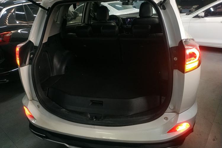 Used Toyota RAV4 2019 2.0L CVT Two-Wheel Drive Pioneer Edition China VI Standard Trunk