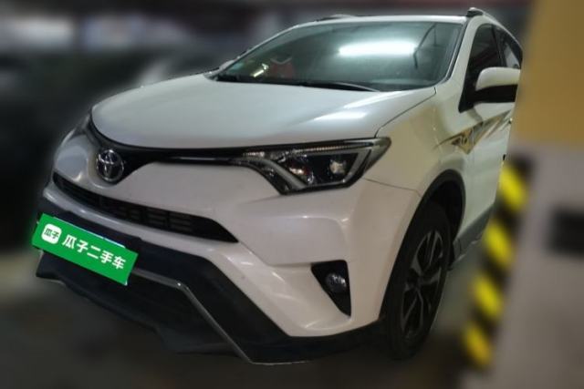 Used Toyota RAV4 2019 2.0L CVT Two-Wheel Drive Luxury Version China VI Standard