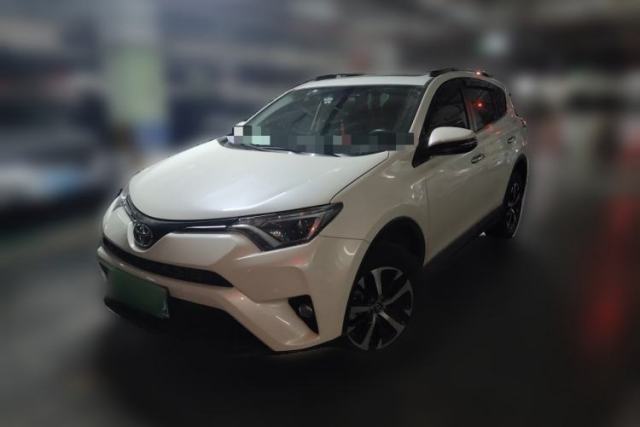 Used Toyota RAV4 2019 2.0L CVT Two-Wheel Drive Luxury Version China VI Standard