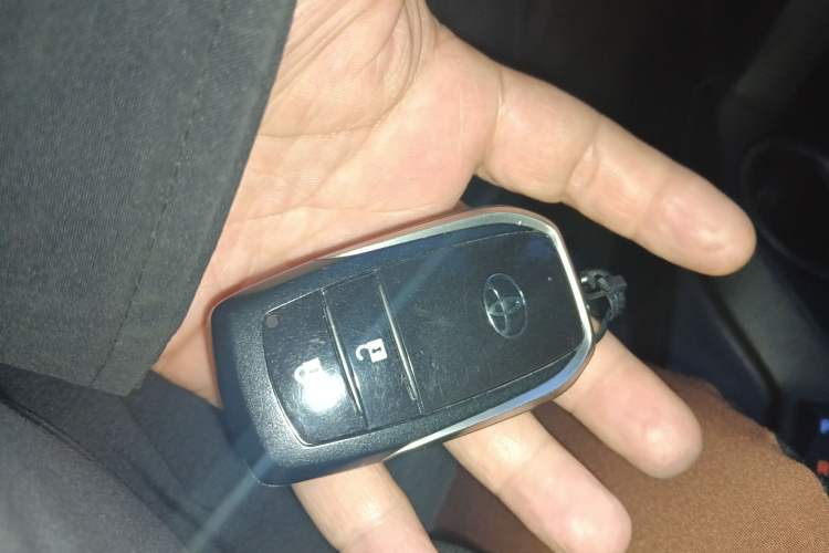 Used Toyota RAV4 2019 2.0L CVT 4x4 New Edition China VI Standard Vehicle Key