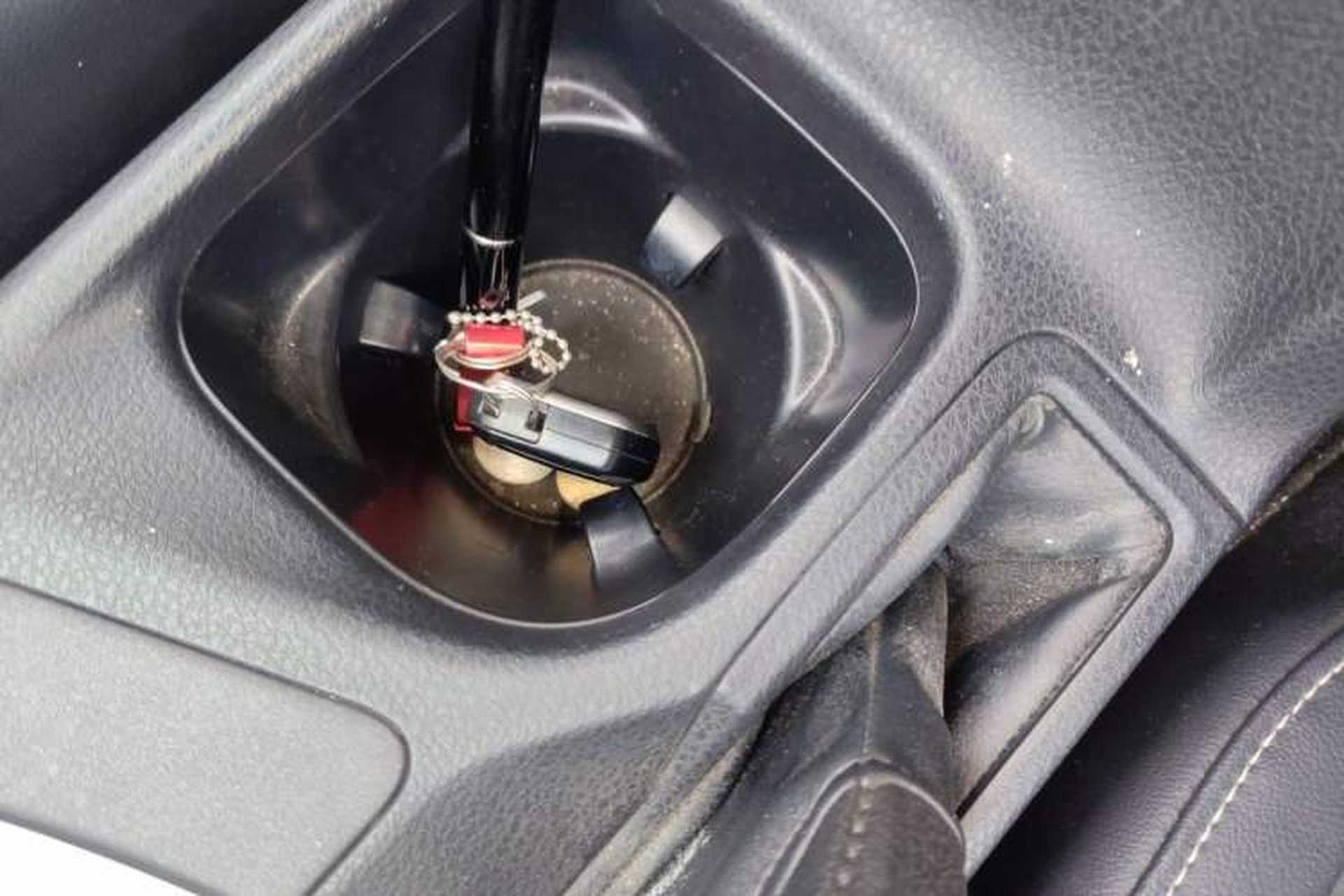 Used Toyota RAV4 2019 2.0L CVT Two-Wheel Drive ZhiShang Version China VI Standard Vehicle Key