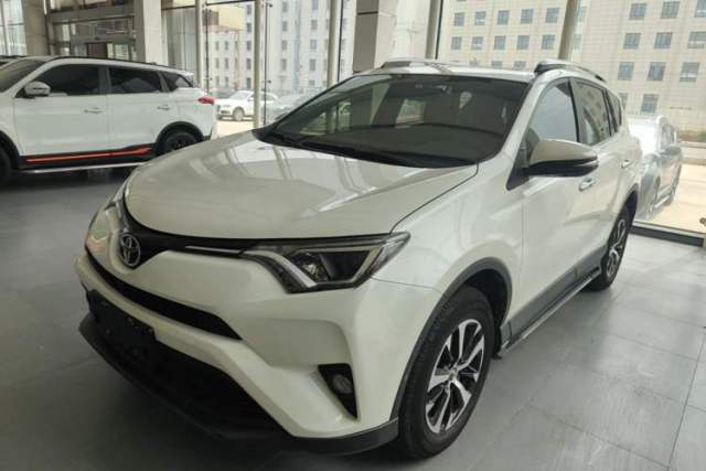 Used Toyota RAV4 2019 2.0L CVT Two-Wheel Drive Luxury Version China VI Standard