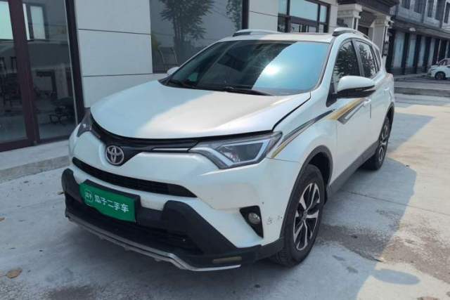 Used Toyota RAV4 2019 2.0L CVT Two-Wheel Drive Pioneer Edition China VI Standard