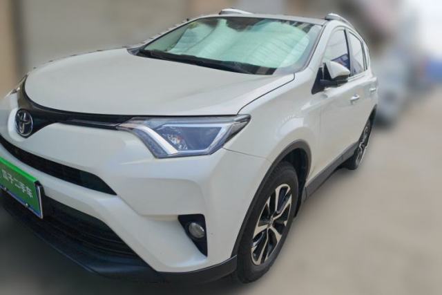 Used Toyota RAV4 2019 2.0L CVT Two-Wheel Drive Luxury Version China VI Standard