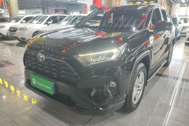 Używany Toyota RAV4 2020 2.0L CVT Two-Wheel Drive Urban Edition