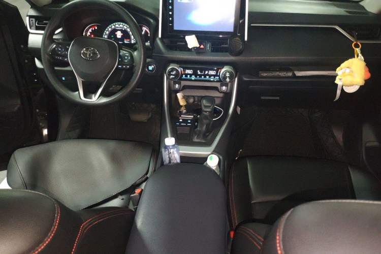 Used Toyota RAV4 2020 2.0L CVT Two-Wheel Drive Fashion Edition Audio And AC Panel