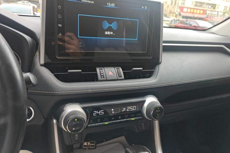 Used Toyota RAV4 2020 2.0L CVT Two-Wheel Drive Fashion Edition Audio And AC Panel