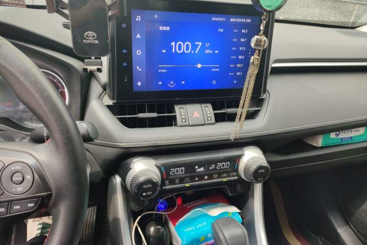 Used Toyota RAV4 2020 2.0L CVT Two-Wheel Drive Fashion Edition Audio And AC Panel