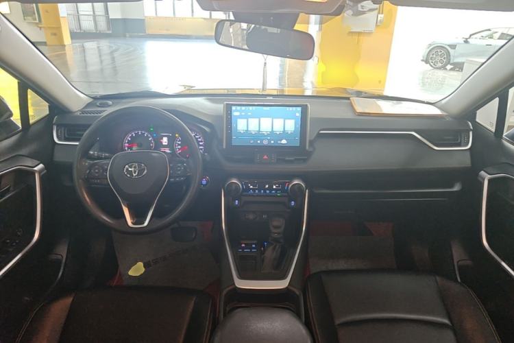 Used Toyota RAV4 2020 2.0L CVT Two-Wheel Drive Urban Edition Center Console