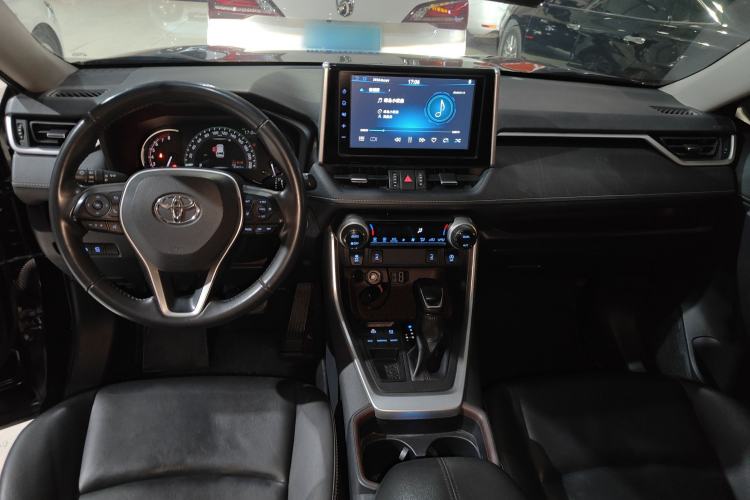Used Toyota RAV4 2020 2.0L CVT Two-Wheel Drive Prestige Edition Center Console