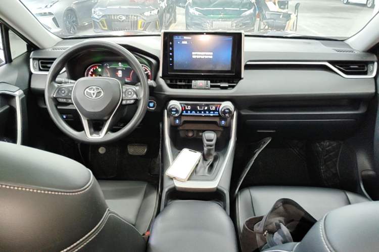 Used Toyota RAV4 2020 2.0L CVT Two-Wheel Drive Fashion Edition Center Console