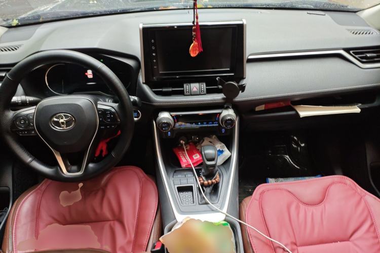 Used Toyota RAV4 2020 2.0L CVT Two-Wheel Drive Fashion Edition Center Console