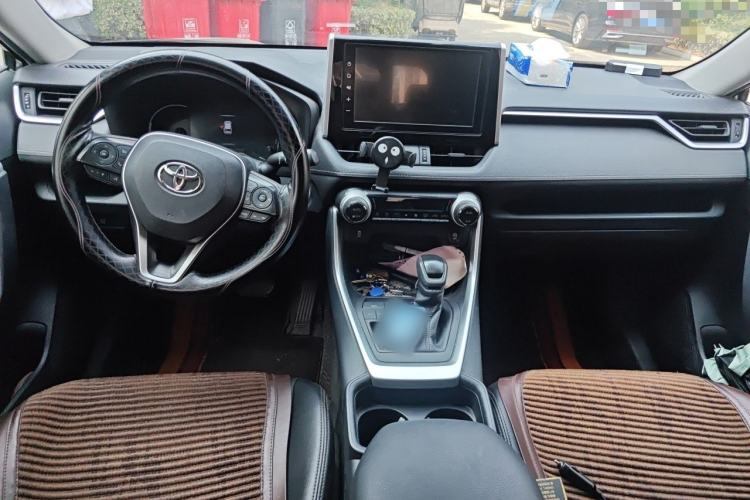 Used Toyota RAV4 2020 2.0L CVT Two-Wheel Drive Fashion Edition Center Console