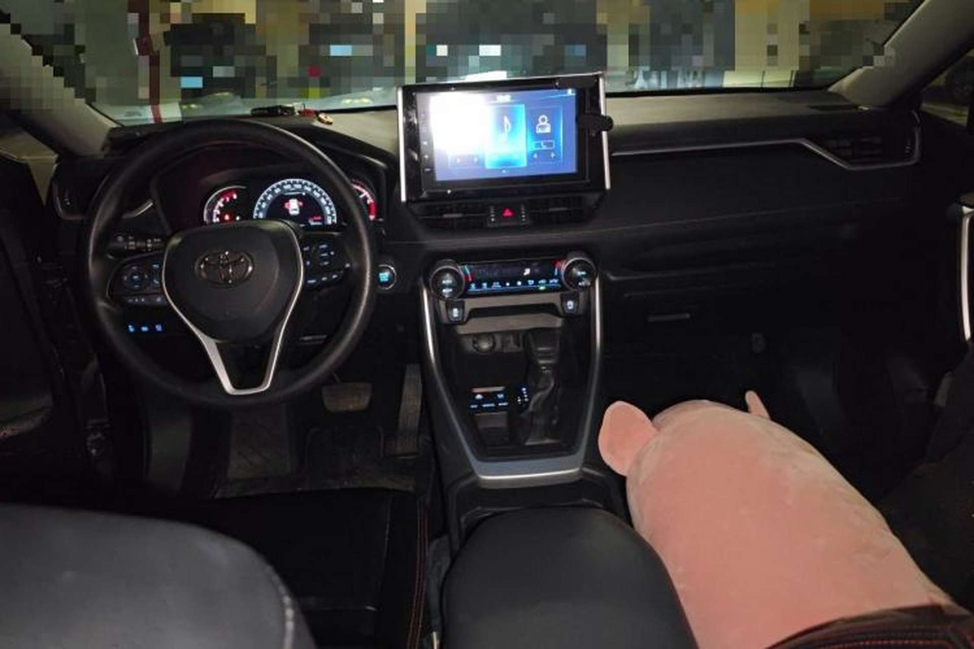 Used Toyota RAV4 2020 2.0L CVT Two-Wheel Drive Fashion Edition Center Console
