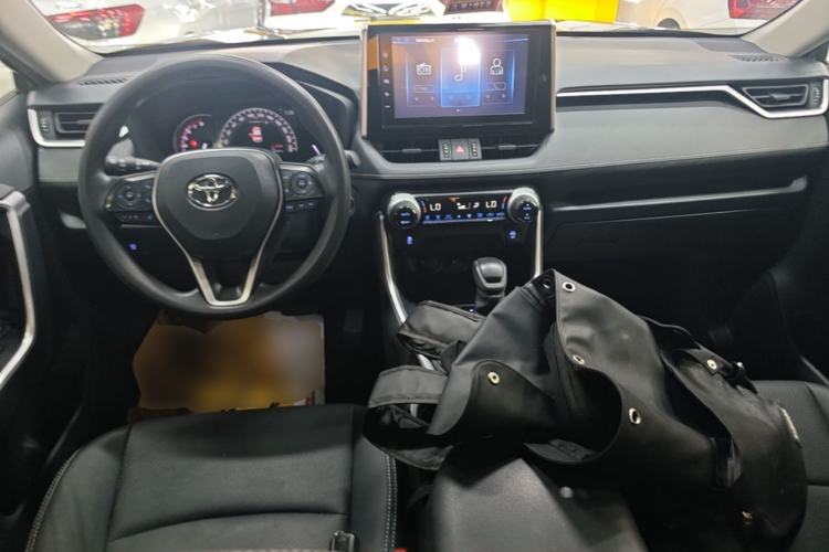 Used Toyota RAV4 2020 2.0L CVT Two-Wheel Drive Fashion Edition Center Console
