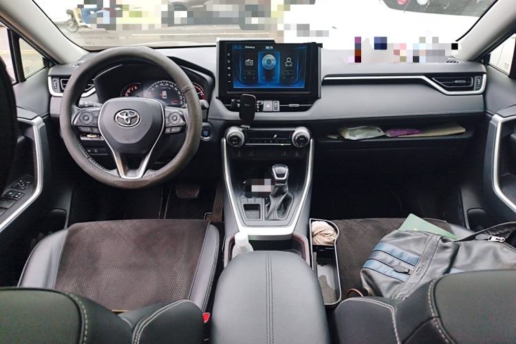 Used Toyota RAV4 2020 2.0L CVT Two-Wheel Drive Fashion PLUS Edition Center Console