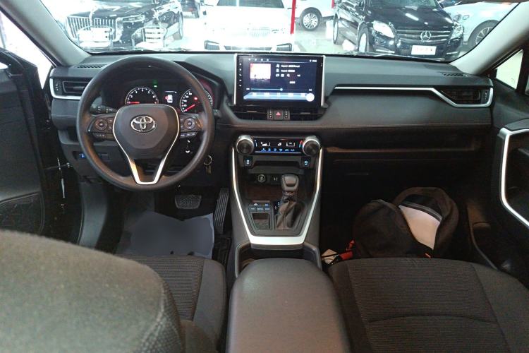 Used Toyota RAV4 2020 2.0L CVT Two-Wheel Drive Urban Edition Center Console