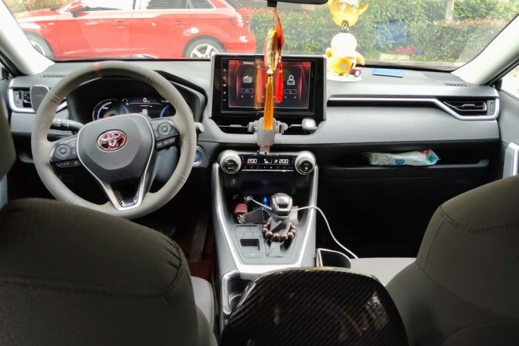 Used Toyota RAV4 2020 Dual-Engine 2.5L E-CVT Two-Wheel Drive Elite Edition Center Console