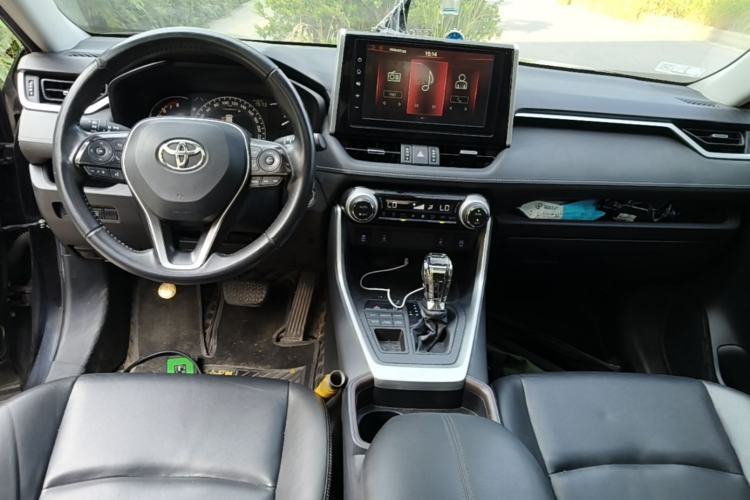 Used Toyota RAV4 2020 2.0L CVT 4x4 Style PLUS Edition Center Console