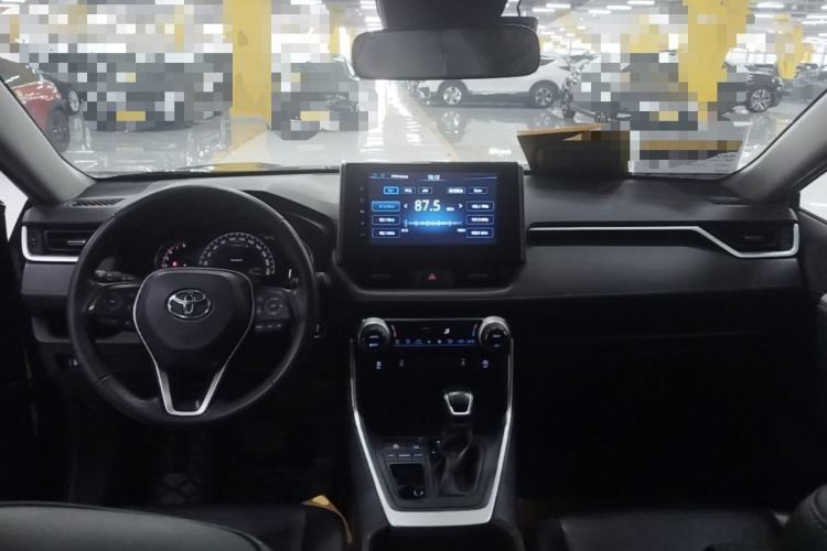 Used Toyota RAV4 2020 2.0L CVT Two-Wheel Drive Fashion PLUS Edition Center Console