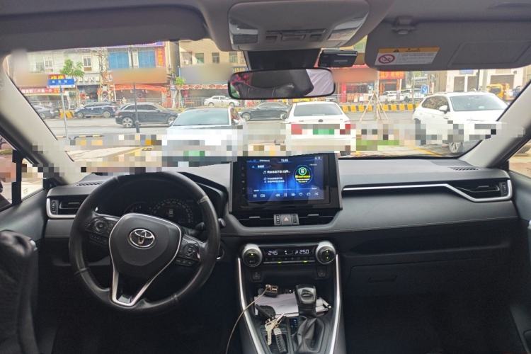 Used Toyota RAV4 2020 2.0L CVT Two-Wheel Drive Fashion Edition Center Console