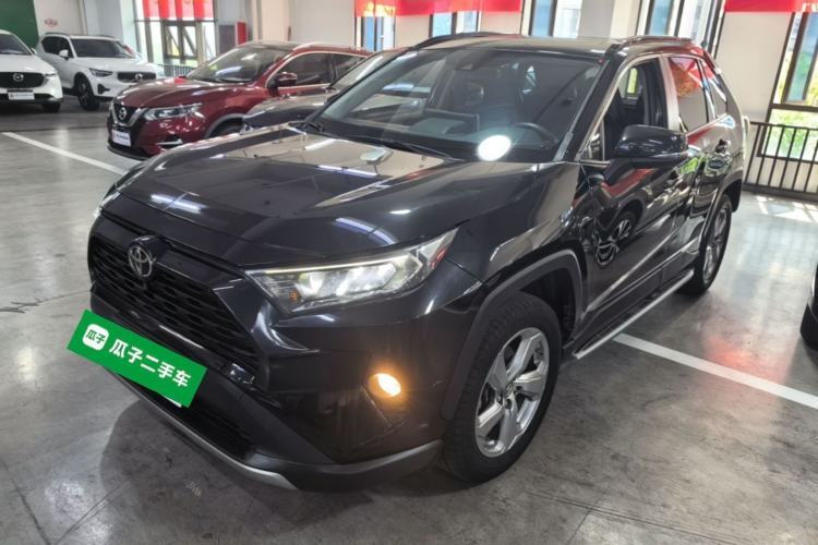 Used Toyota RAV4 2020 2.0L CVT Two-Wheel Drive Fashion Edition Guazi used car, China used car export, Used car for sale, Used Toyota cars, Cheapest cars for sale
