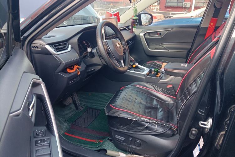 Used Toyota RAV4 2020 2.0L CVT 4x4 Style PLUS Edition Driver Seat
