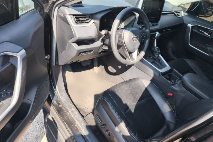 Used Toyota RAV4 2020 2.0L CVT Two-Wheel Drive Fashion Edition Driver Seat