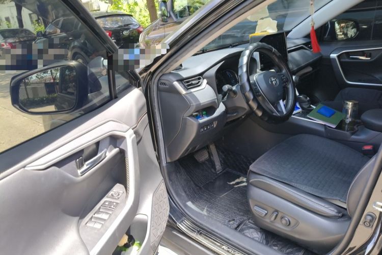 Used Toyota RAV4 2020 Dual-Engine 2.5L E-CVT 4x4 Elite PLUS Edition Driver Seat