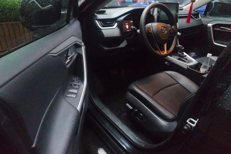 Used Toyota RAV4 2020 2.0L CVT Two-Wheel Drive Fashion Edition Driver Seat