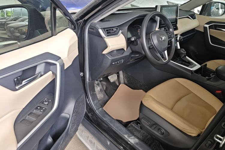 Used Toyota RAV4 2020 2.0L CVT Two-Wheel Drive Fashion Edition Driver Seat