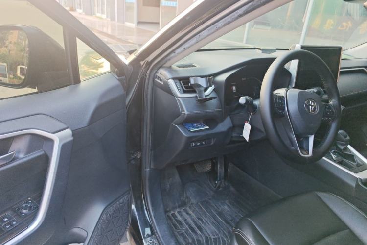 Used Toyota RAV4 2020 2.0L CVT 4x4 Trend Edition Driver Seat