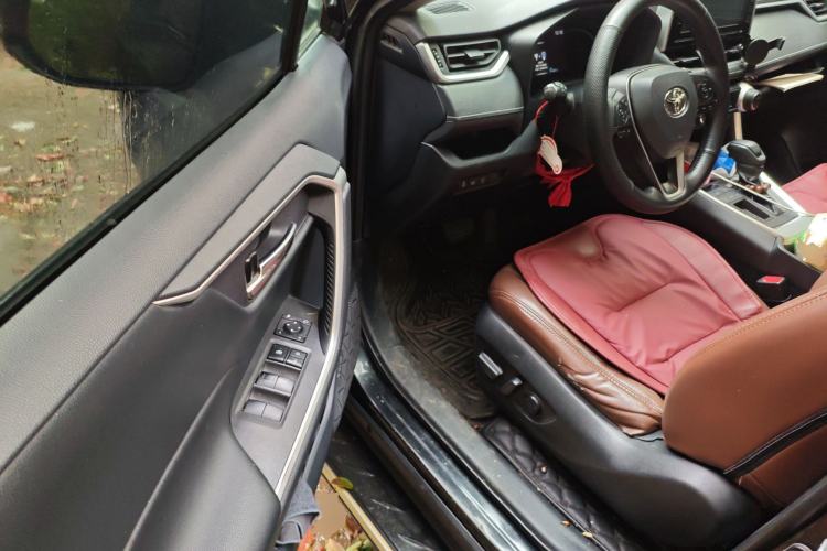 Used Toyota RAV4 2020 2.0L CVT Two-Wheel Drive Fashion Edition Driver Seat