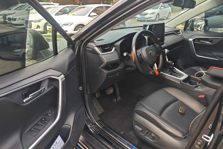 Used Toyota RAV4 2020 2.0L CVT Two-Wheel Drive Fashion PLUS Edition Driver Seat