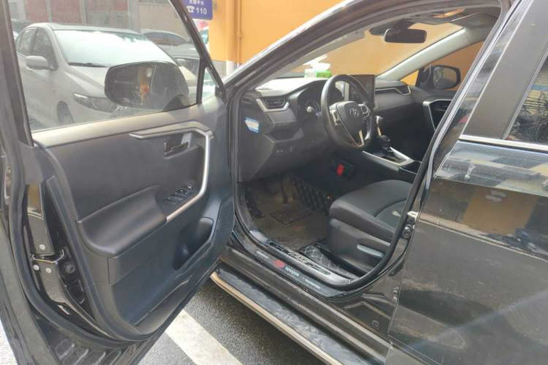 Used Toyota RAV4 2020 2.0L CVT Two-Wheel Drive Urban Edition Driver Seat