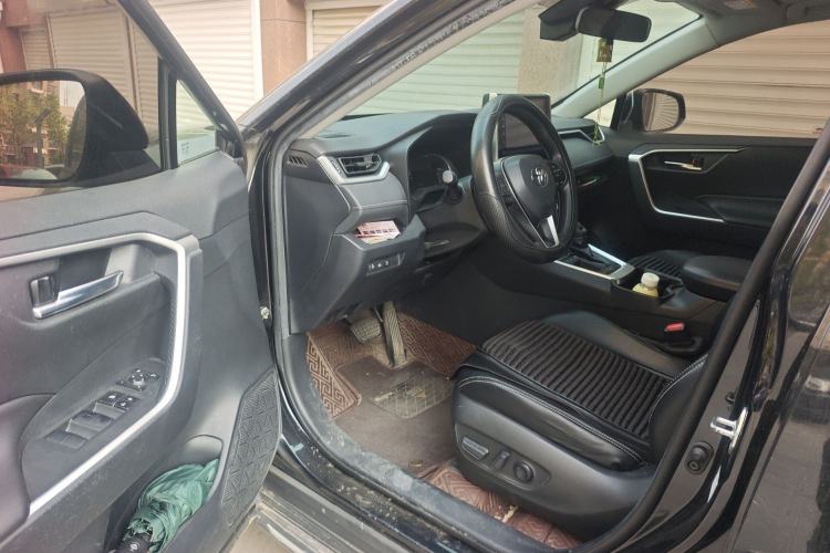 Used Toyota RAV4 2020 2.0L CVT Two-Wheel Drive Fashion Edition Driver Seat